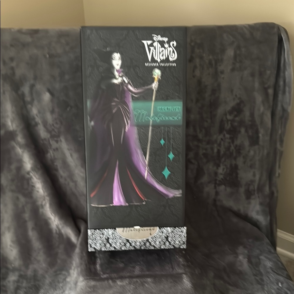 Disney Store Villains Designer Collection Maleficient Doll